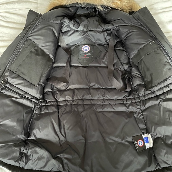 Women’s Canada Goose Montebello Parka - Picture 6 of 12